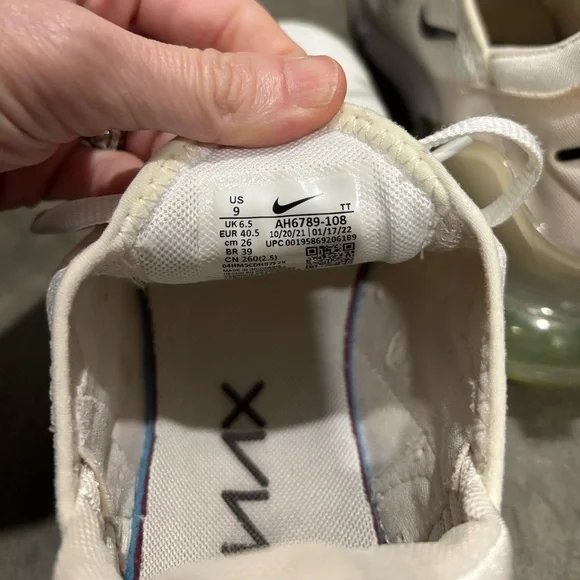 Nike Women’s White and Neon Green Air Max 270 - Picture 7 of 7